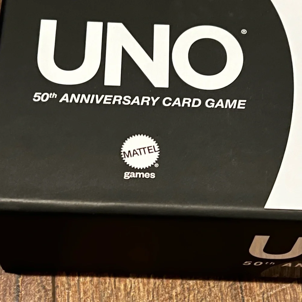 UNO 50th ANNIVERSARY CARD GAME - Picture 4 of 7